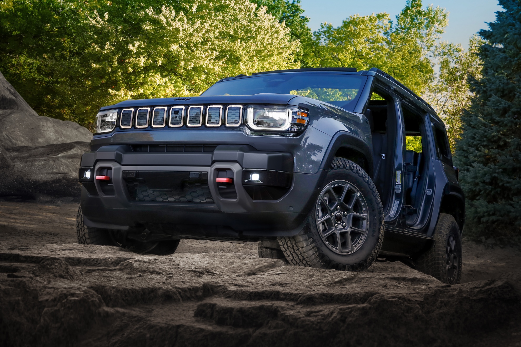 Jeep’s All-Electric Recon Debuts, Testing the Waters of Off-Road Electrification