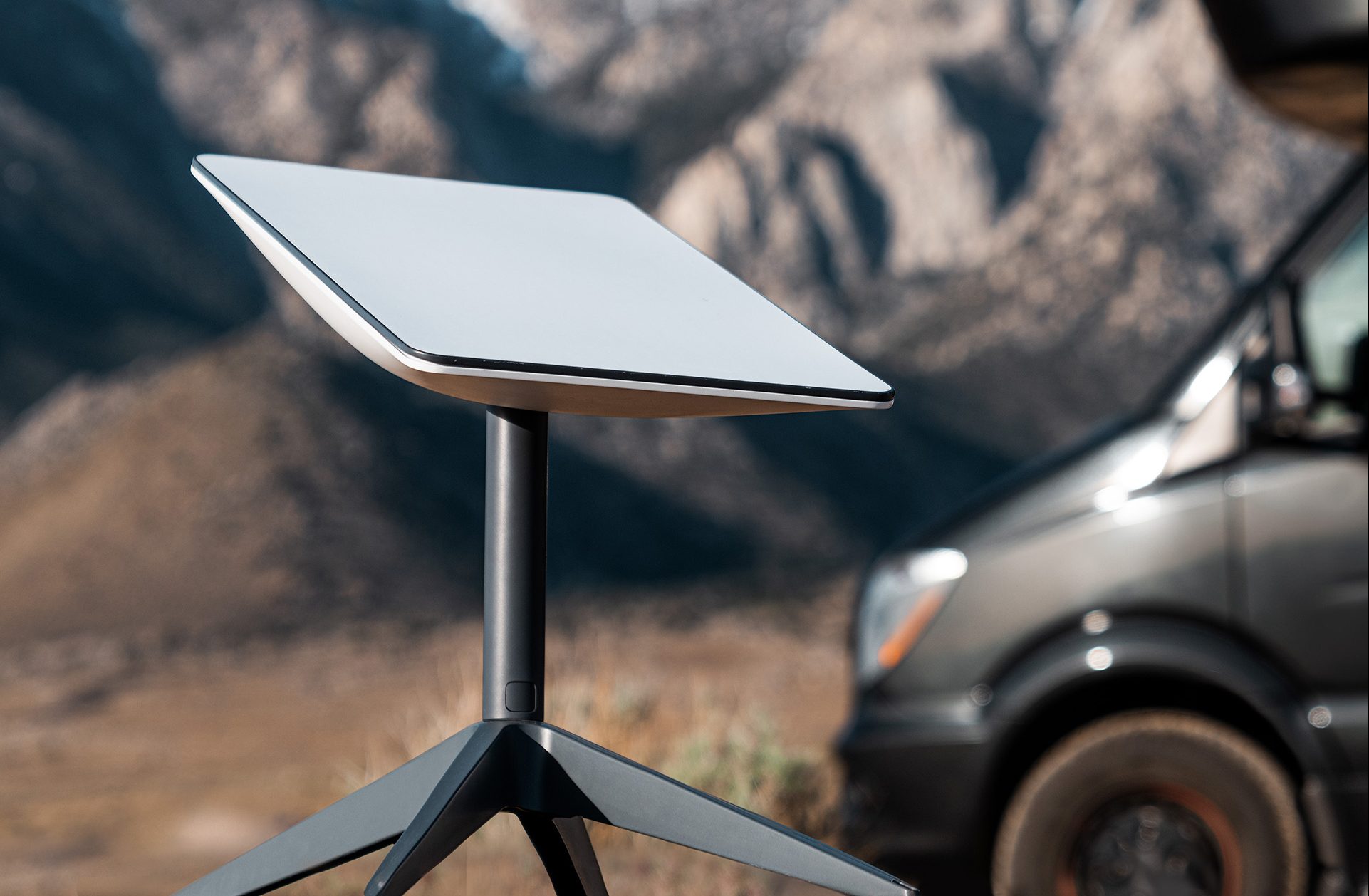 Starlink’s Global Ascendancy: Spectrum Expansion and Airline Integrations Propel Connectivity to 8 Million Subscribers