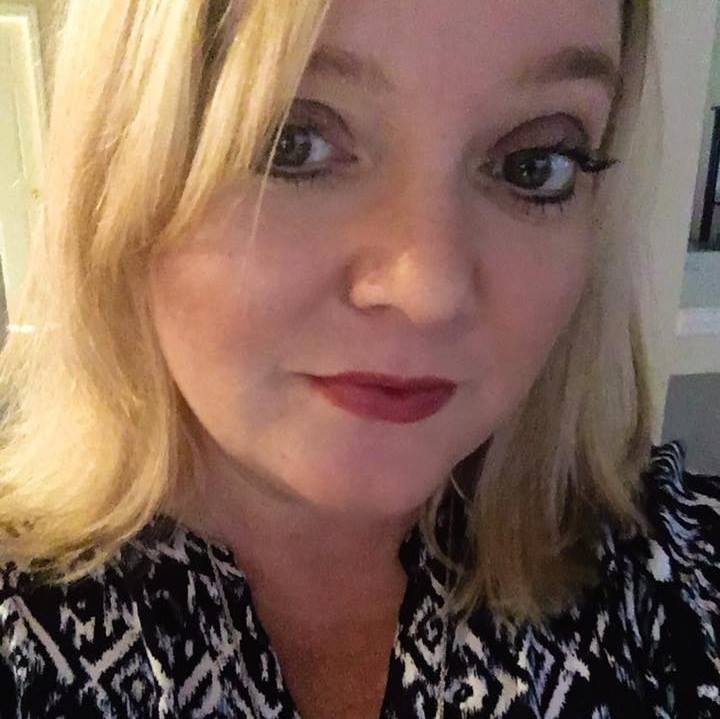 Apple Undergoes Significant Leadership Realignment Amidst Evolving Tech Landscape and Regulatory Pressures