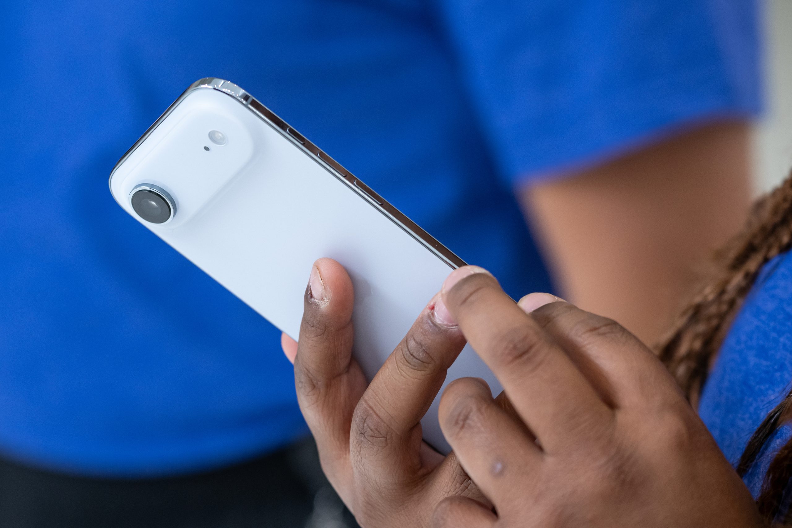 The Digital Shift: How Global Mobility and Device Innovation Are Propelling eSIM Towards Widespread Adoption