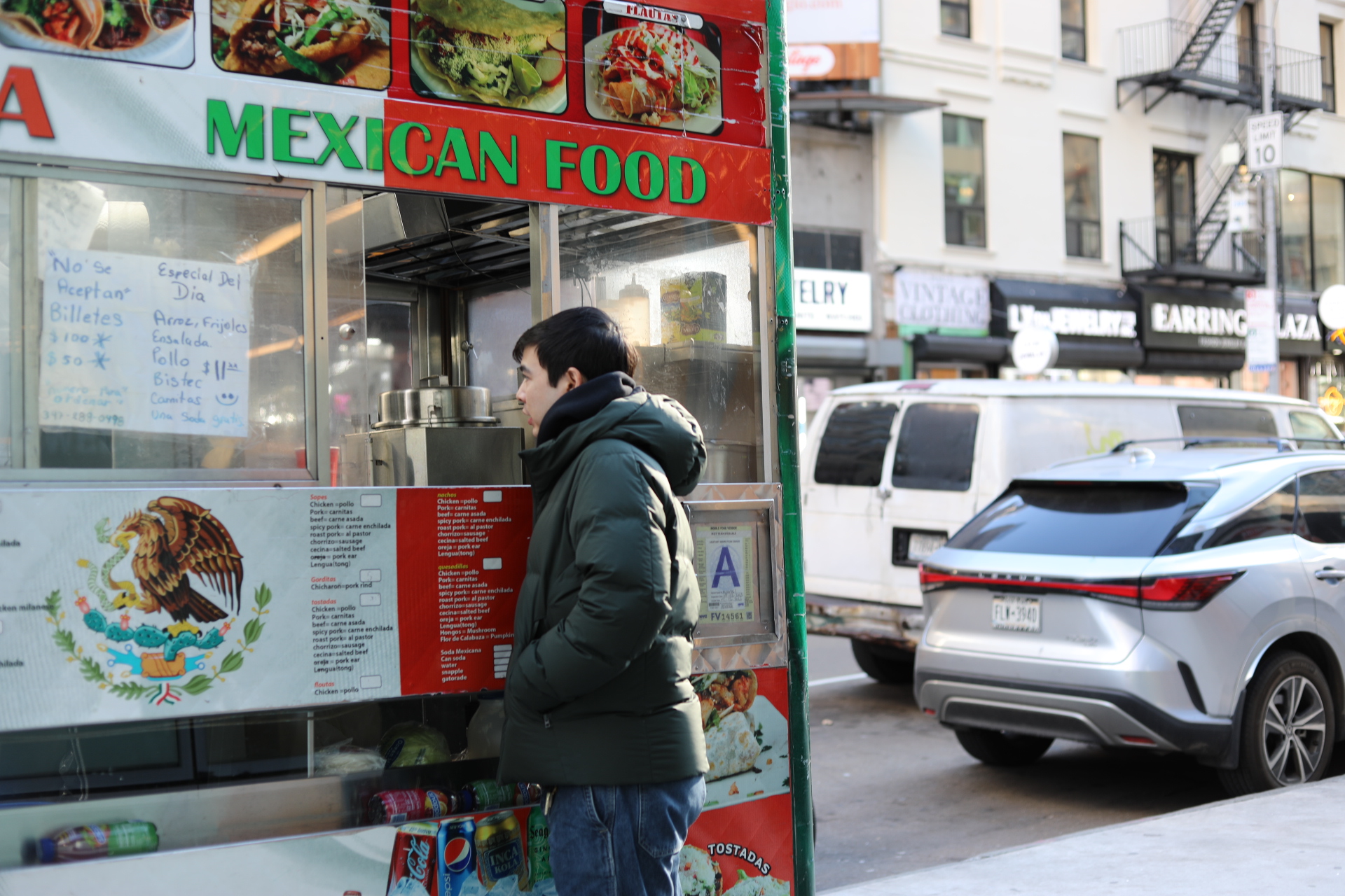 Catalyzing a Green Shift: Swappable Battery Technology Powers NYC’s Iconic Food Carts
