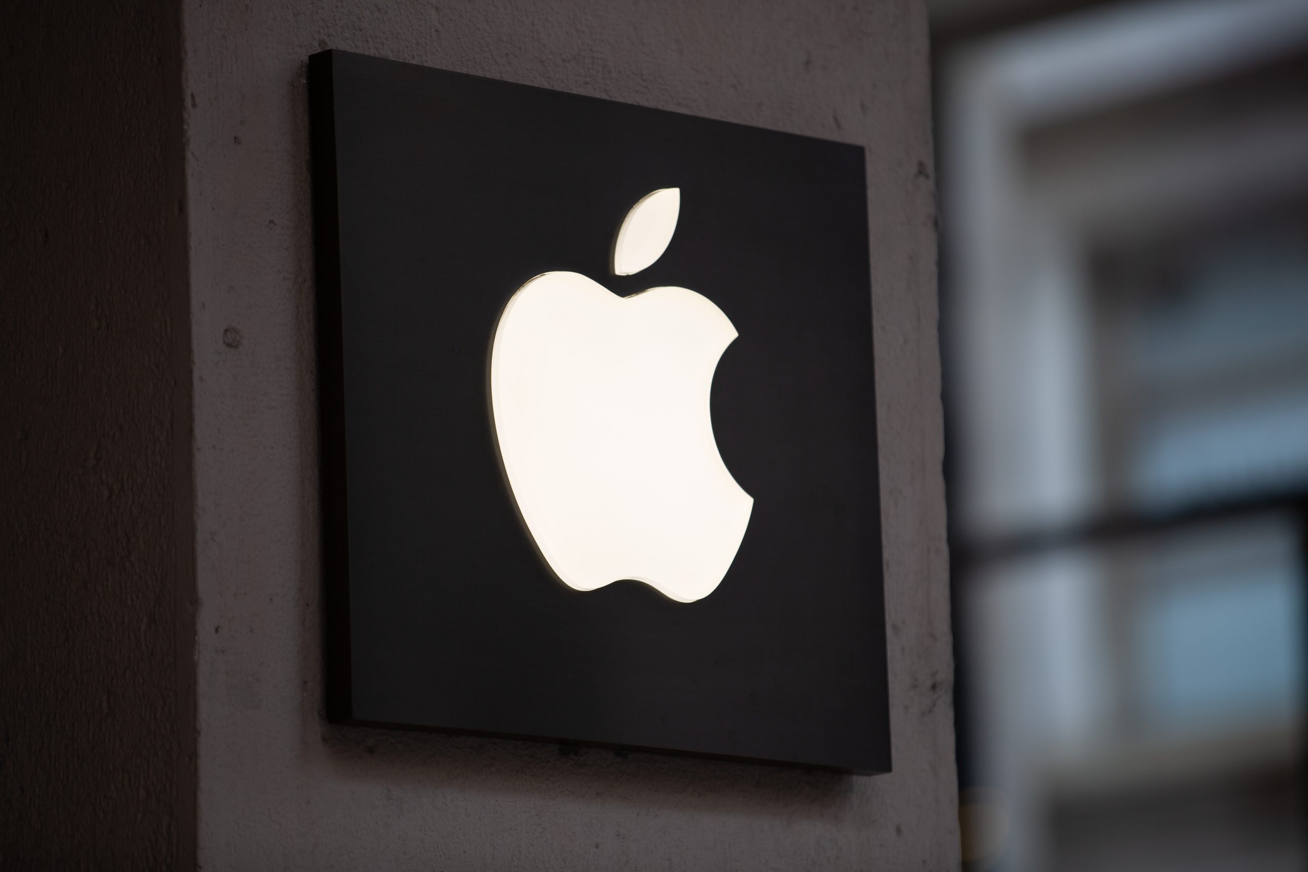 Cupertino’s Next Frontier: Apple Reportedly Developing a Discreet AI Wearable Pin