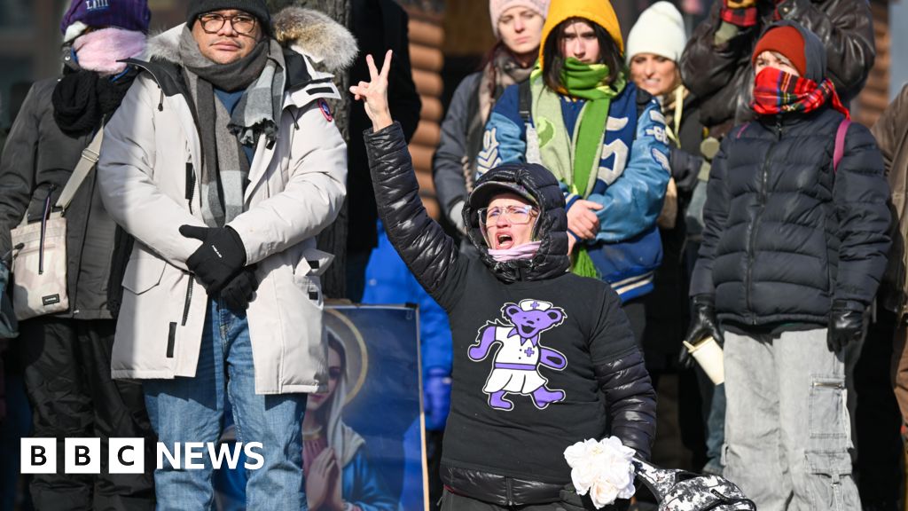 Nationwide Outcry Erupts as Federal Immigration Actions Ignite Fury in Minneapolis, Sparking Political Showdown