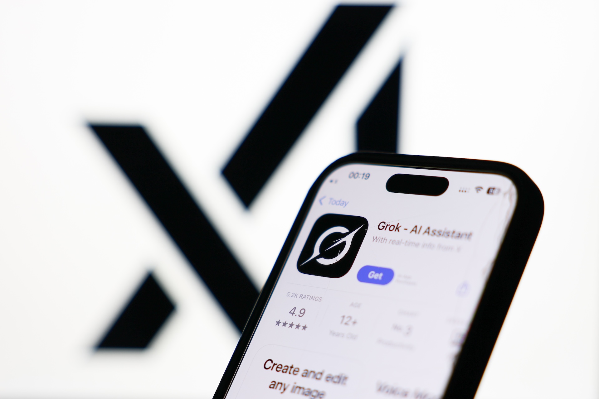 Foundational Shifts at xAI: Half of Original Leadership Team Departs Amidst Crucial AI Expansion