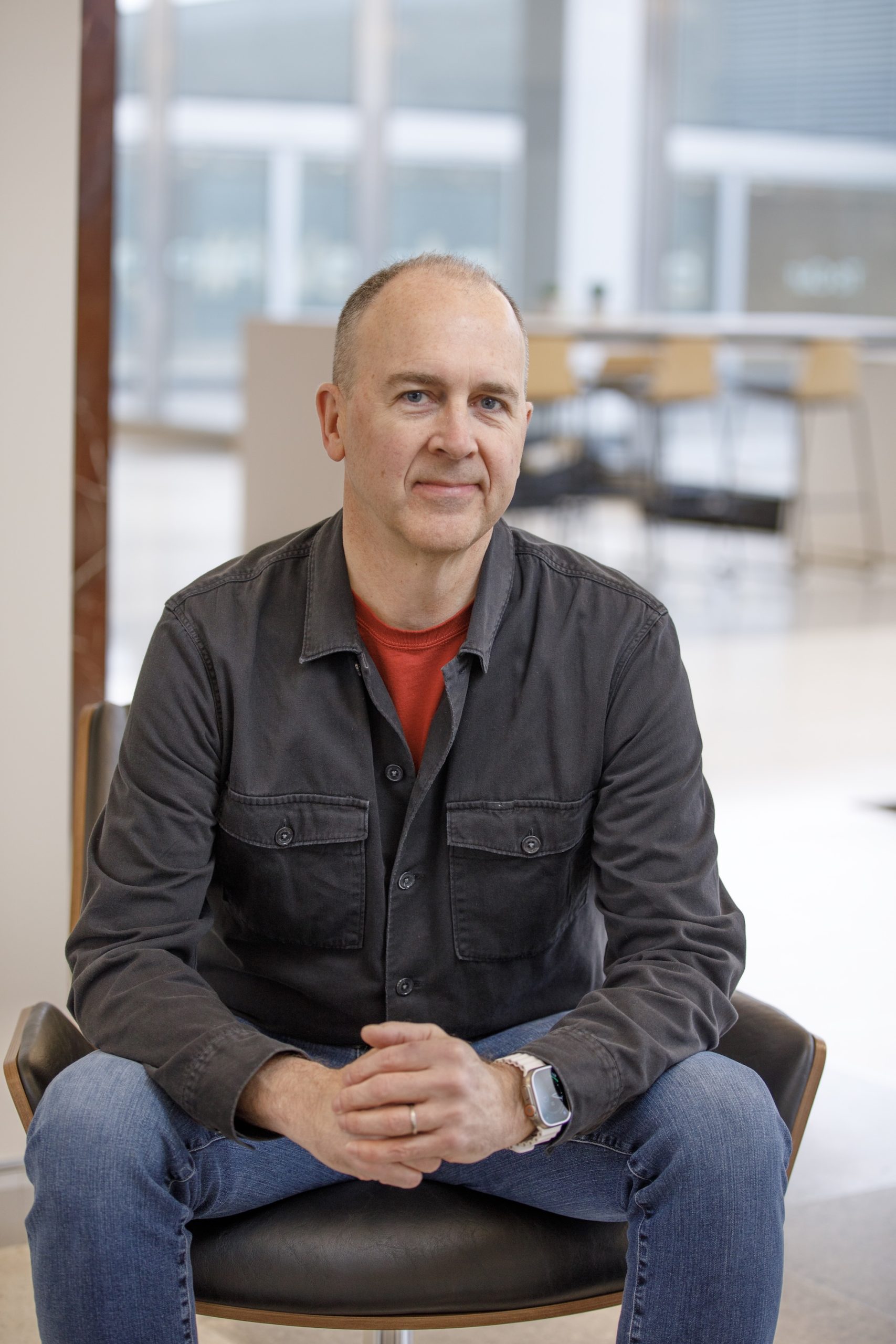 Ford Navigates Leadership Transition Amidst Evolving Electric Vehicle Strategy