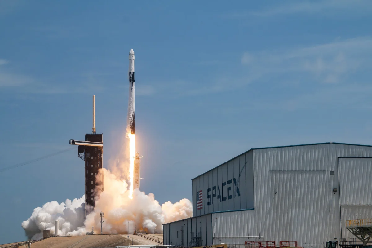 Billions in Space Force Contracts Position SpaceX for Monumental Public Market Debut