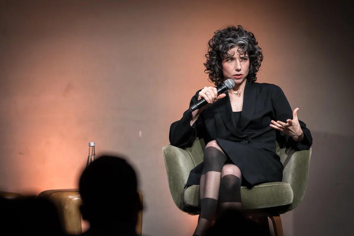 Digital Trust Under Scrutiny: Signal President Challenges Perceptions of AI Chatbot Intimacy