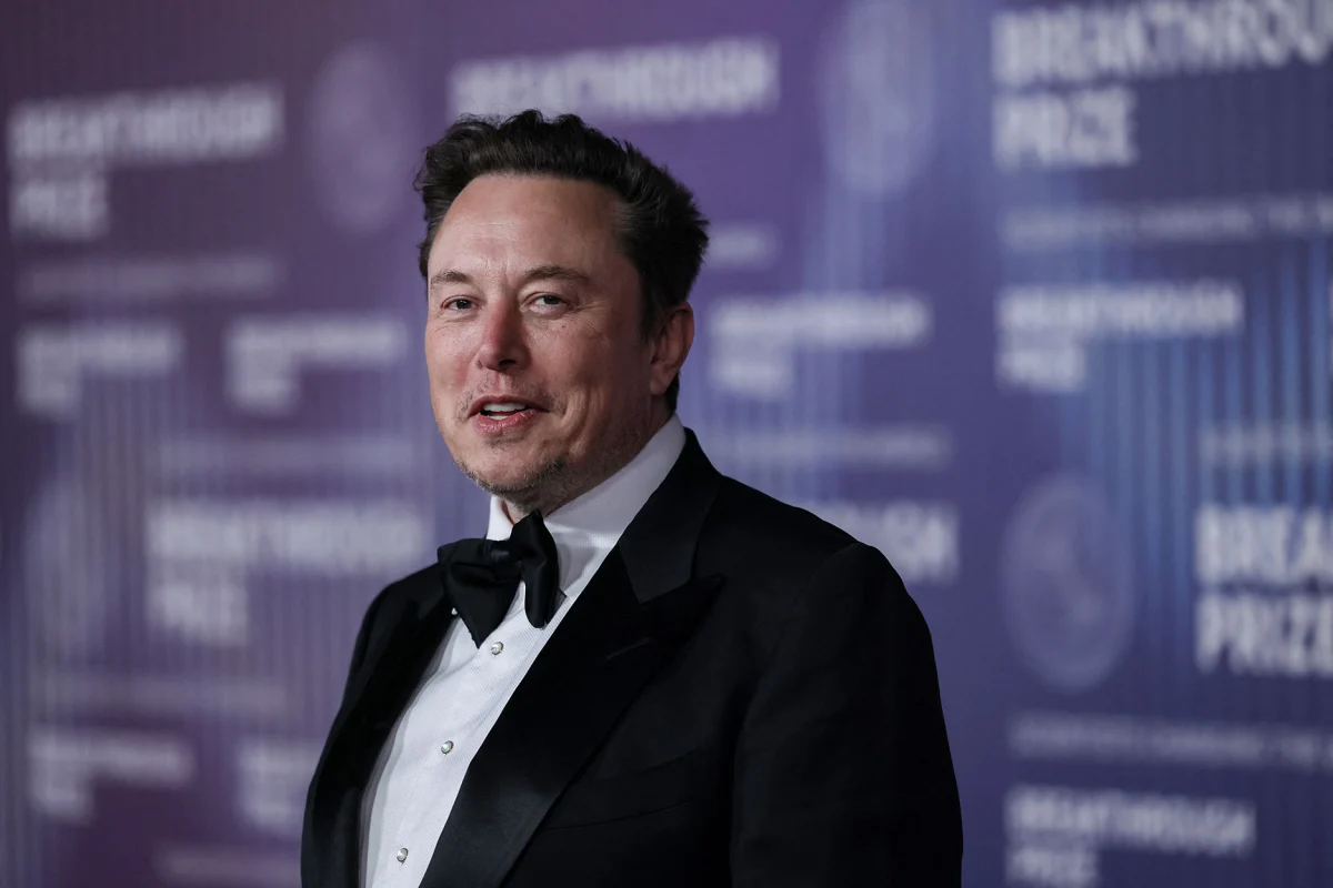 Elon Musk Achieves Unprecedented Trillion-Dollar Valuation as SpaceX Makes Public Market Debut