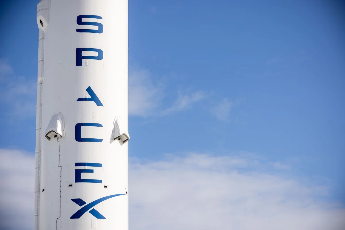 SpaceX Public Debut Unleashes Unprecedented Trading Rush, Stressing Brokerage Systems
