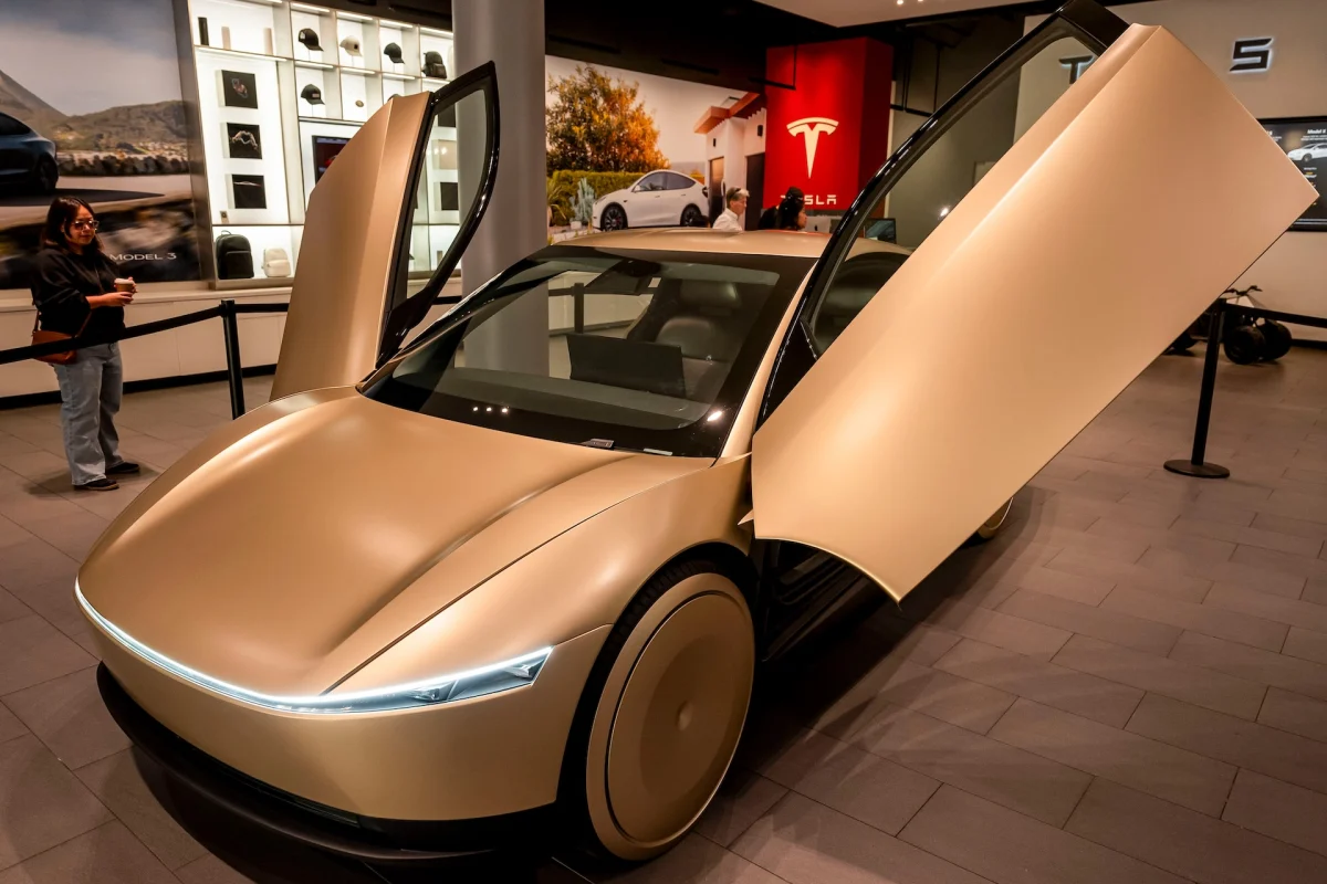 Tesla’s Unveils Pedal-Free, Steering-Wheel-Less Cybercab Prototype in Austin, Signaling Autonomous Future