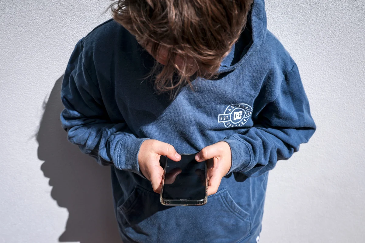 A Global Reckoning: Nations Confront Youth Social Media Engagement with Age Restrictions