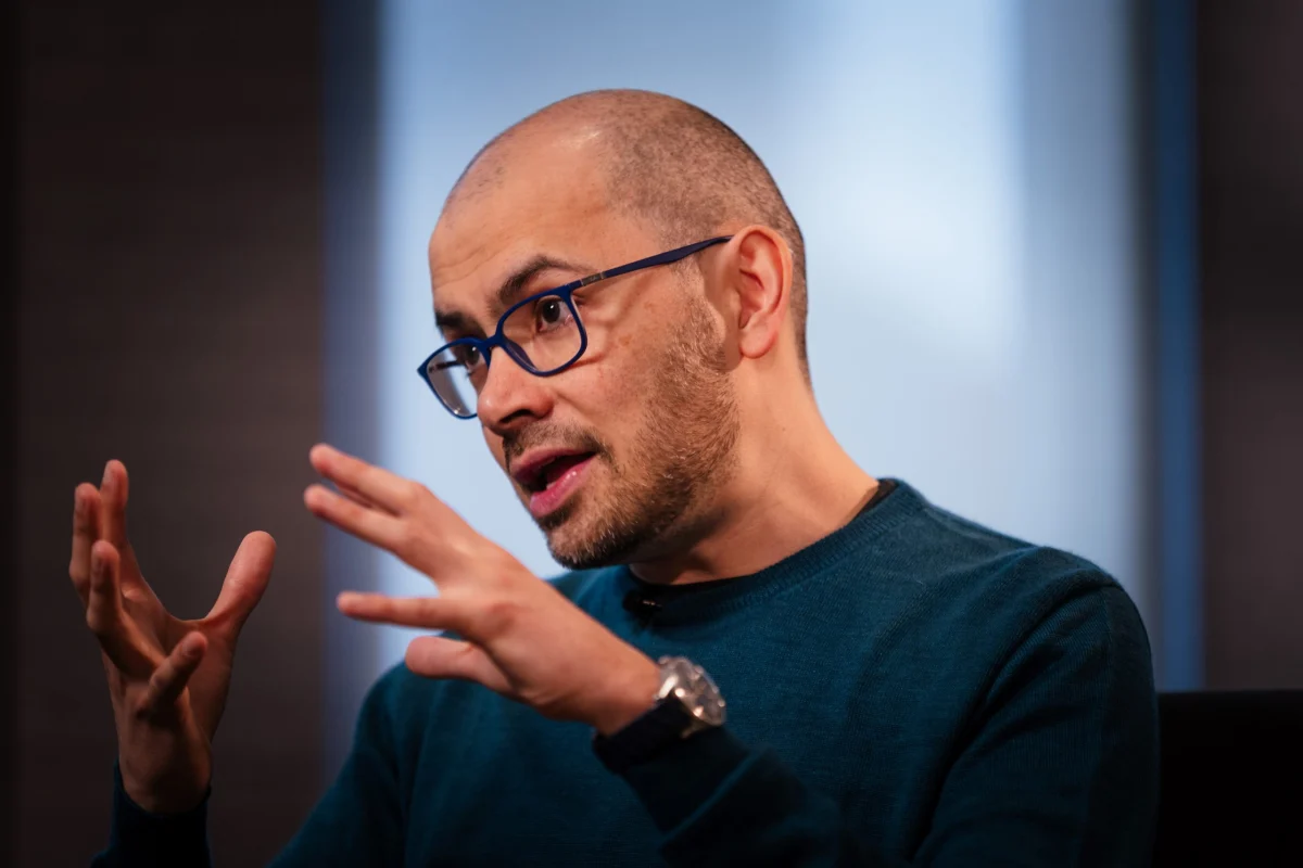 Charting the Future of AI: Google DeepMind Head Pushes for Autonomous Industry Oversight