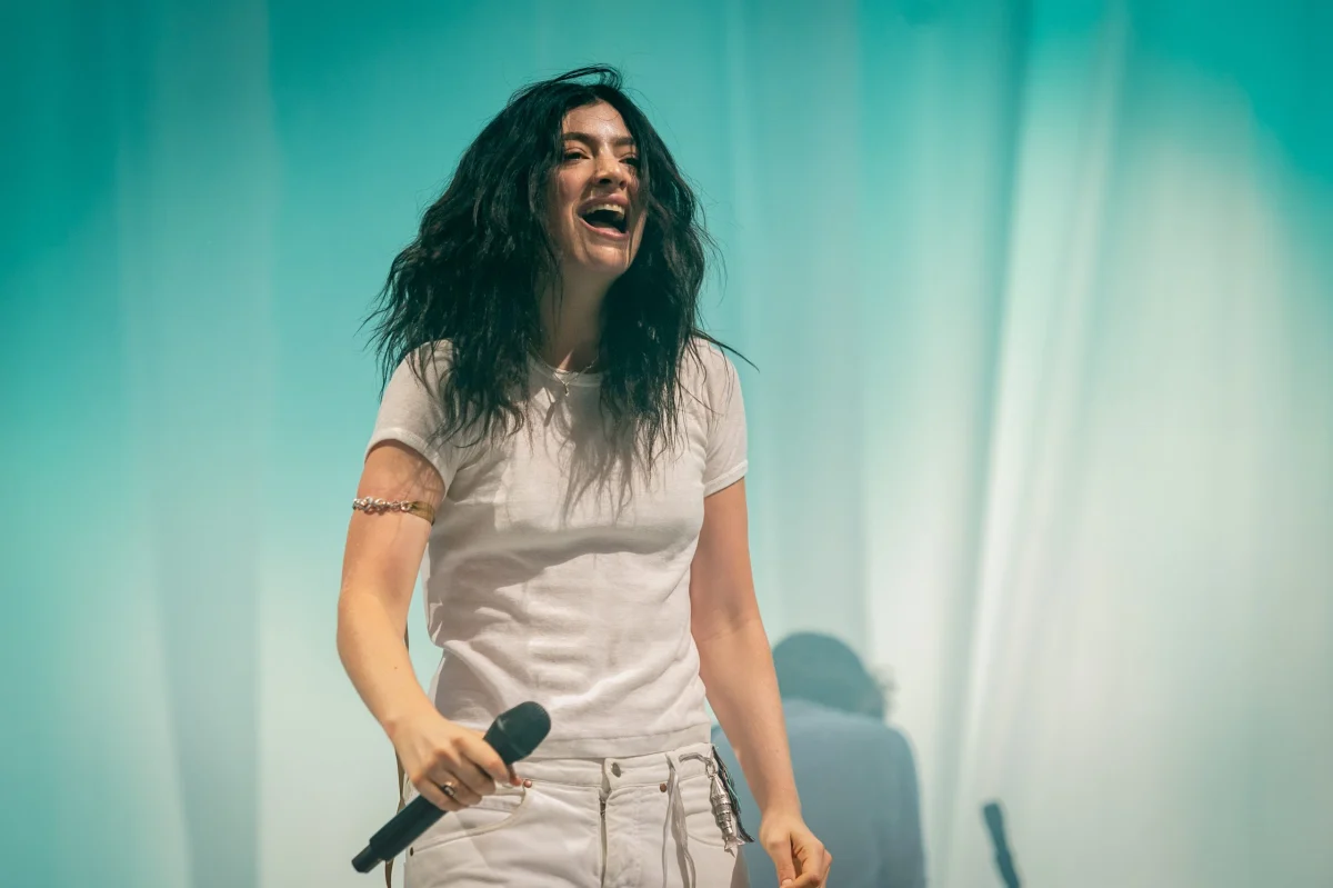 Lorde’s Critique Ignites Broader Dialogue on Wearable AI, Privacy, and Digital Aesthetics