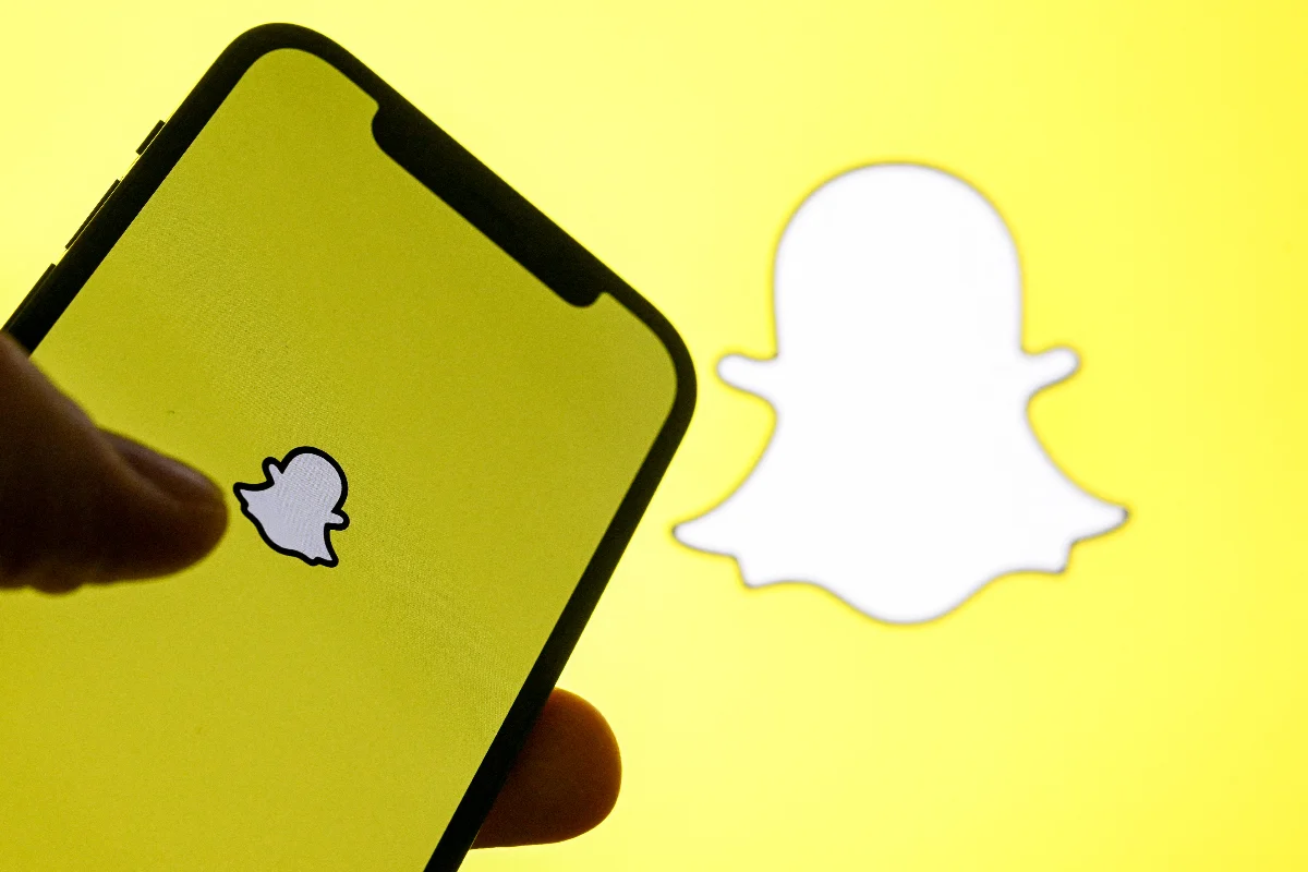 Snapchat Pivots to Human-Centric Content, Deprioritizing Fully AI-Generated Spotlight Videos